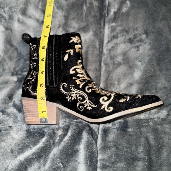 *New* Joyfolie Chelzea Black and Gold Ankle Booties with Intricate Design - Picture 3 of 3